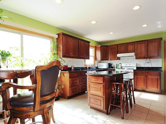 Kitchen / Breakfast Room