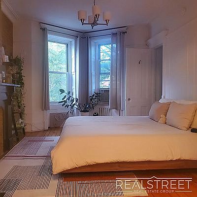 3rd image of 254 11th St #3