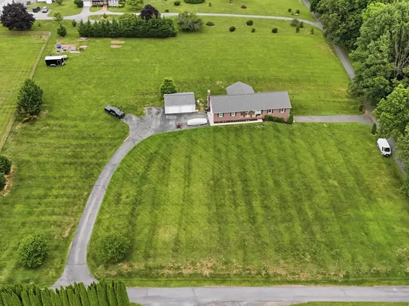 2910 Clear Hill Ln, Mount Airy, MD 21771