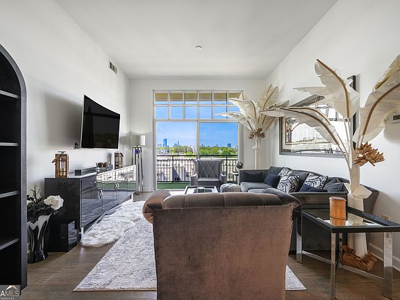 4th image of 711 Cosmopolitan Dr NE Unit 815