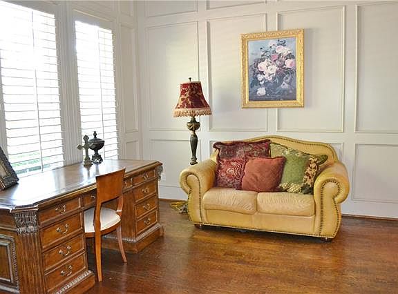 5th image of 6401 Fox Chase Ln