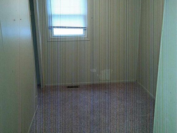 5th image of 3204 S Vine St