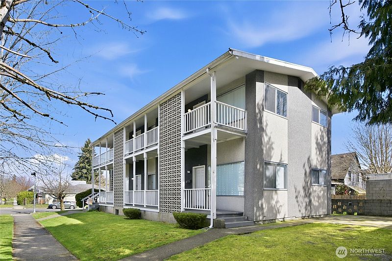 3rd image of 901 S Grant Avenue
