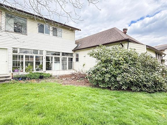 3rd image of 6390 Pioneer Ave