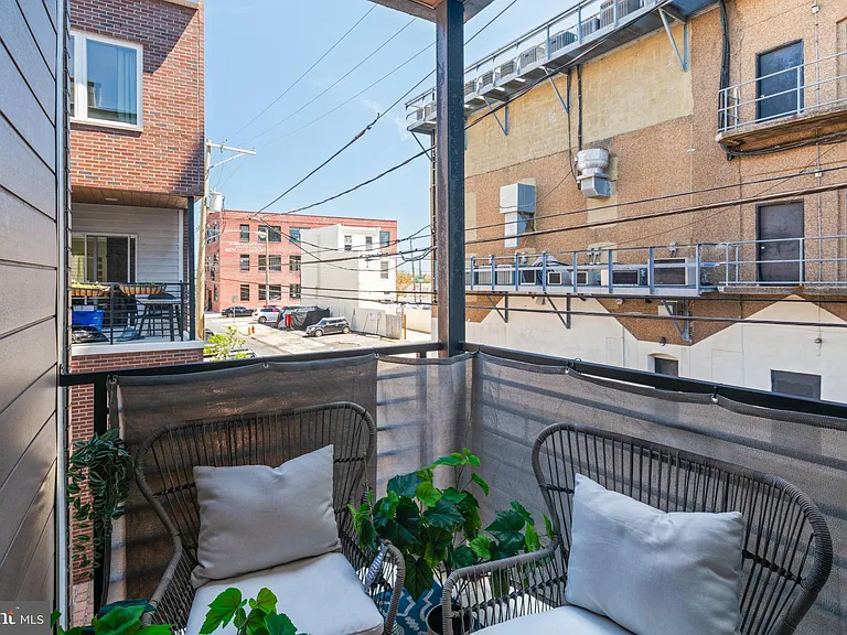 159 E Allen St #1 — Photo 43