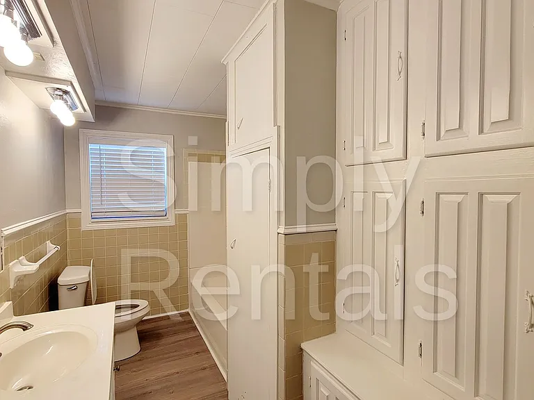 105 Windsor St — Photo 16