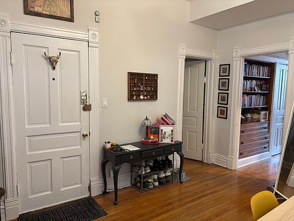 2nd image of 855 N Damen Ave APT 3