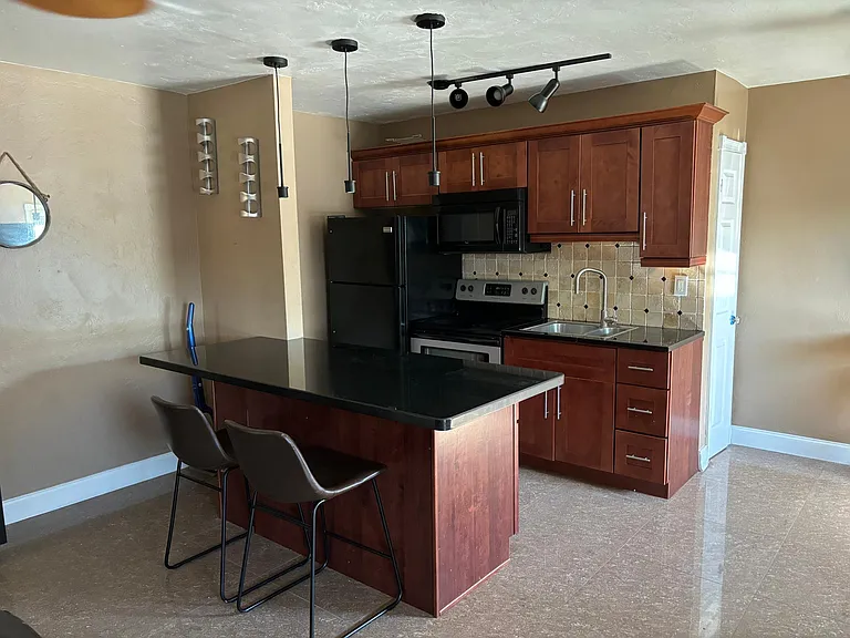 4300 N Ocean Dr #B — Photo 2