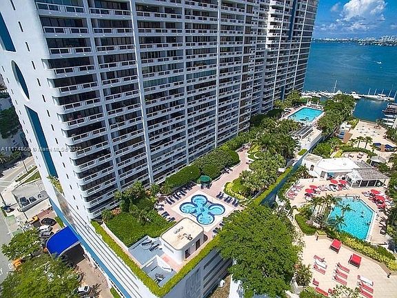 3rd image of 1717 N Bayshore Dr #A-2739