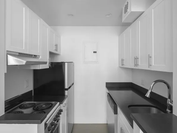 24 Fifth Avenue image 4 of 15