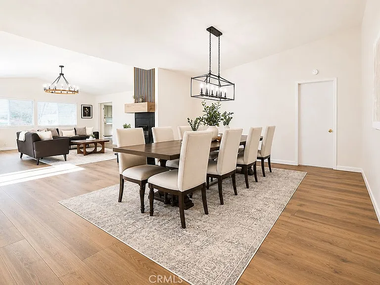 1404 Highridge St — Photo 9