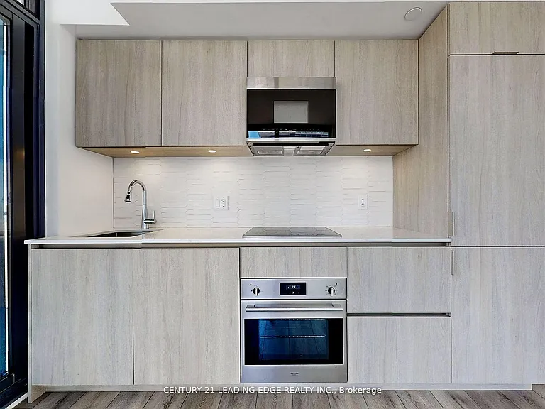 47 Mutual St #1203 — Photo 8