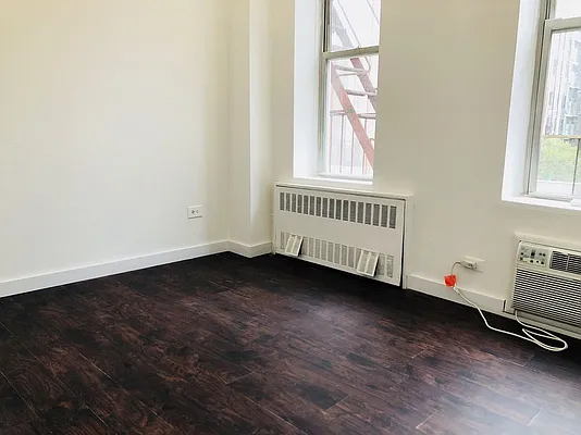 Rented by Kahen Properties | media 22