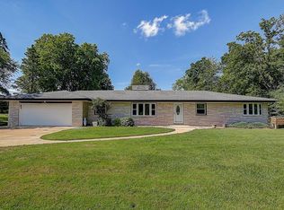 1502 E Cedar Creek Rd, Grafton, WI 53024