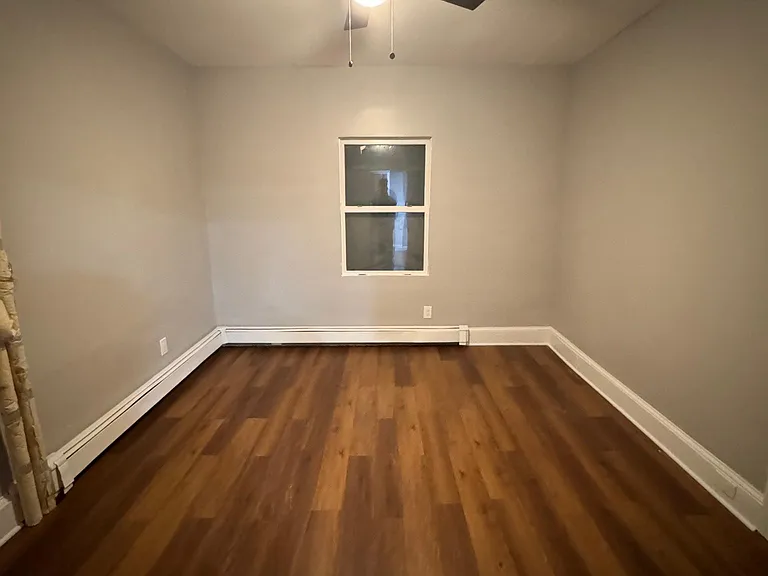 302 Walnut St #1 — Photo 5