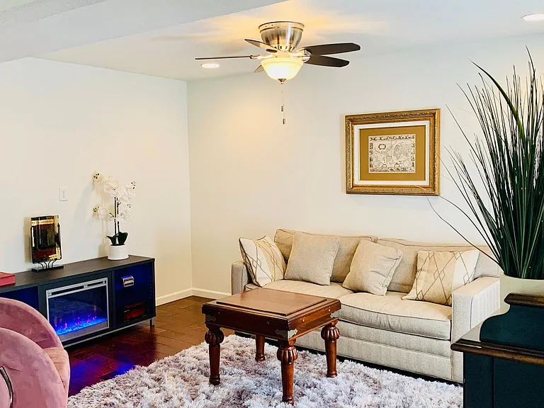 2828 N 61st Pl — Photo 33