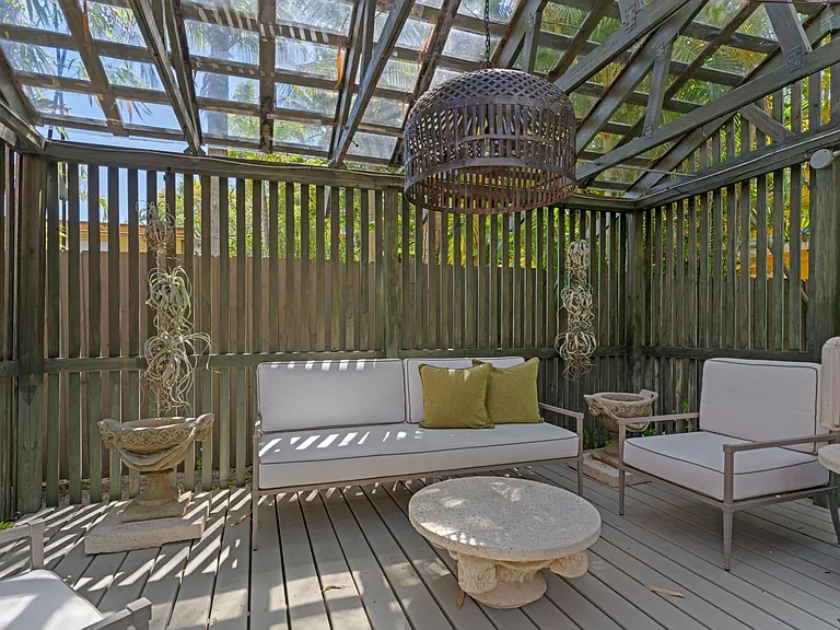 746 Upland Rd — Photo 34