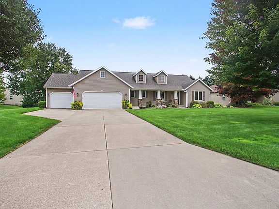 5th image of 898 Mid Bluff Dr