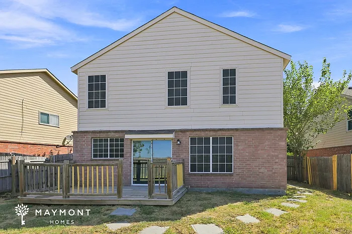 3 bed, 3.5 bath, 2216 sqft, $2,395 — Photo 3