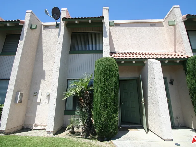 53 Lakeview Cir — Photo 3