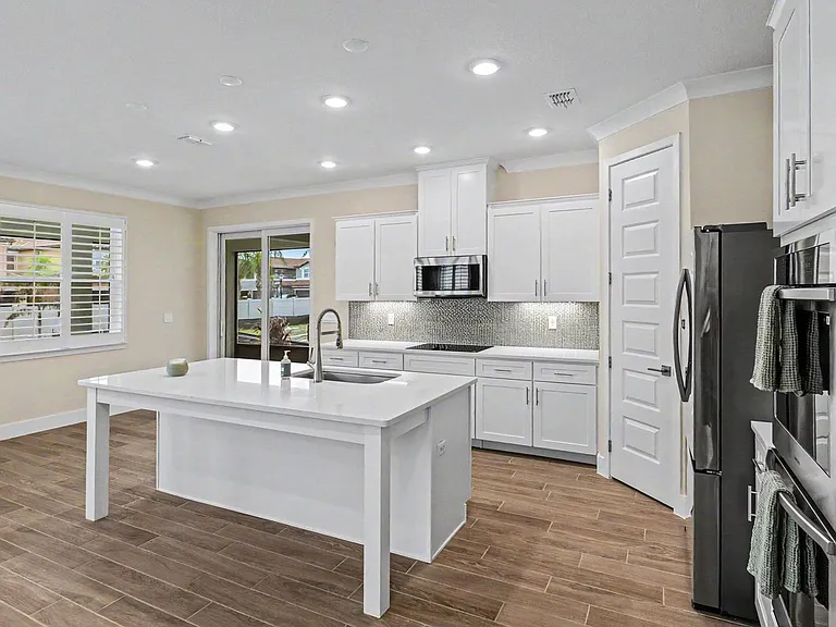 726 Clearwater Ave — Photo 6