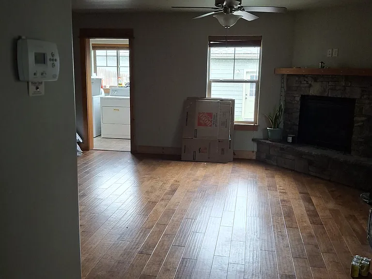 3689 Pipestone St — Photo 17