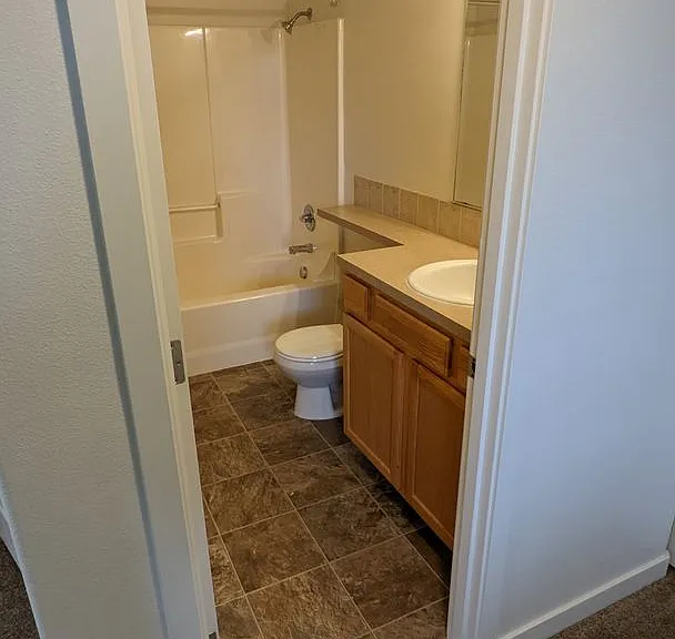 Halsey East Townhomes — Photo 161