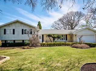 10S051 Clarendon Hills Rd, Willowbrook, IL 60527