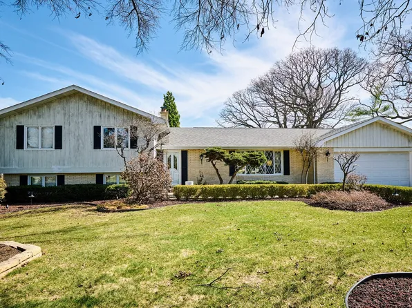 10S051 Clarendon Hills Rd, Willowbrook, IL 60527