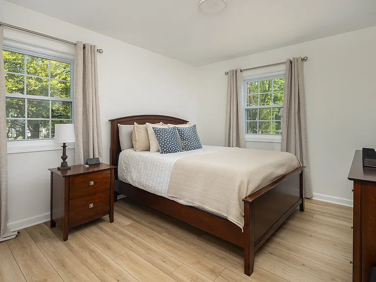 285 Manassas Dr — Photo 7