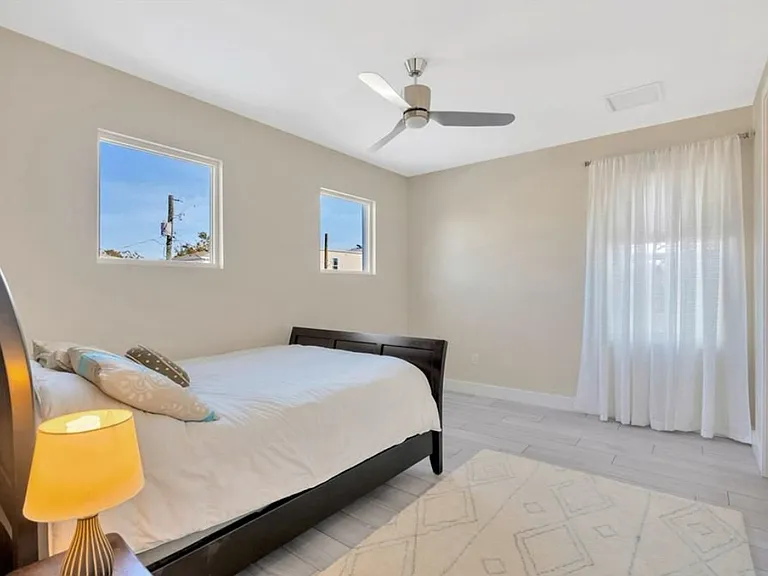 2706 W Trilby Ave — Photo 34