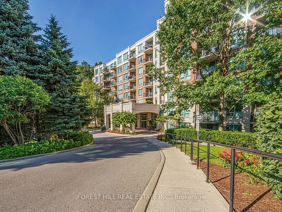 38 William Carson Cres #114