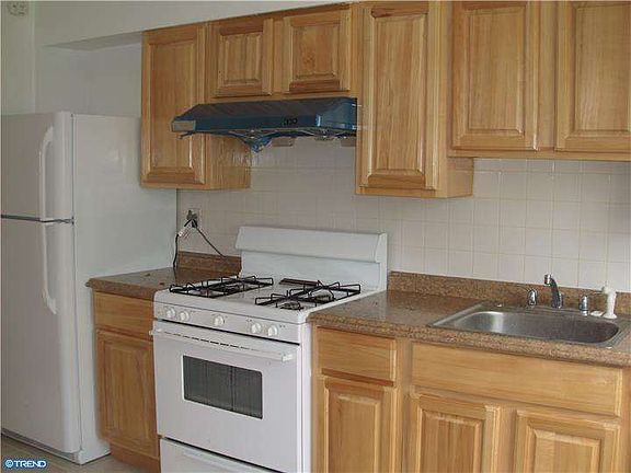 5th image of 213 Alban Dr