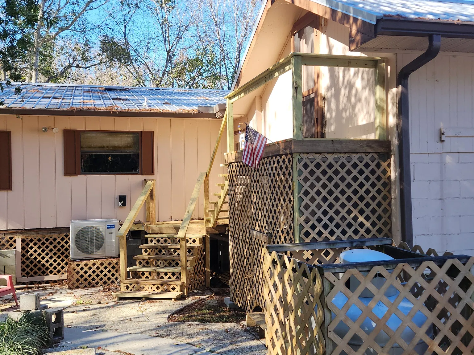 Ross Road, 110 - B — Photo 2