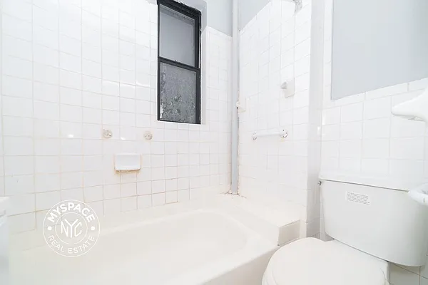 Rented by MySpaceNYC | media 6