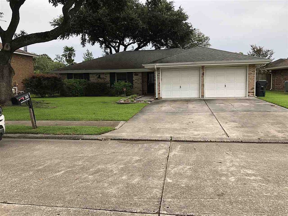 1st image of 203 Raywood Dr