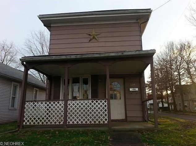 1st image of 560 W 1st St