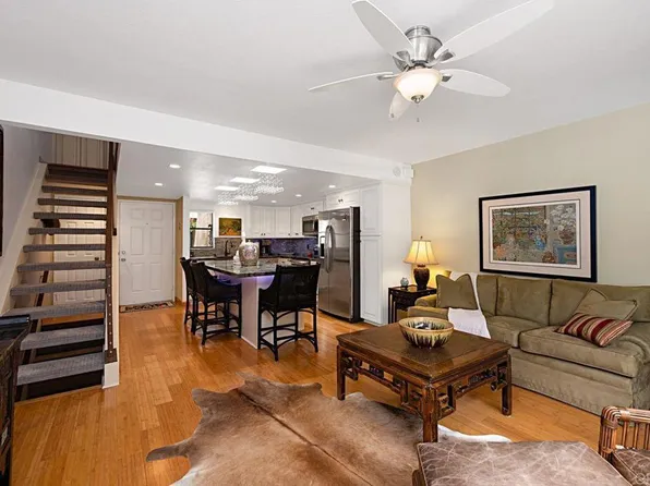 8437 Via Mallorca Unit 84, La Jolla, CA 92037