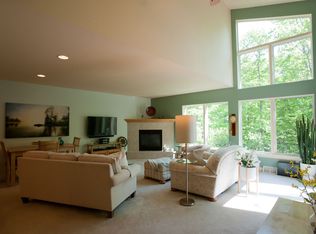 1055 Merlin Ln, Marquette, MI 49855