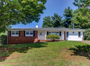 1522 Bali Hai Dr, Vinton, VA 24179