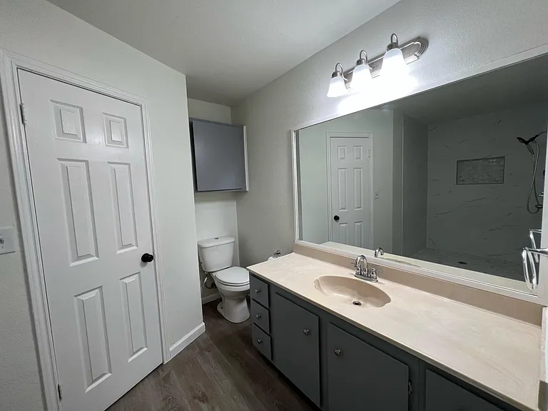 527 Parkdale Dr — Photo 10