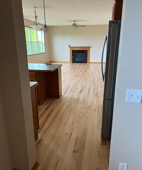Kitchen-FamilyRoom-FromDining