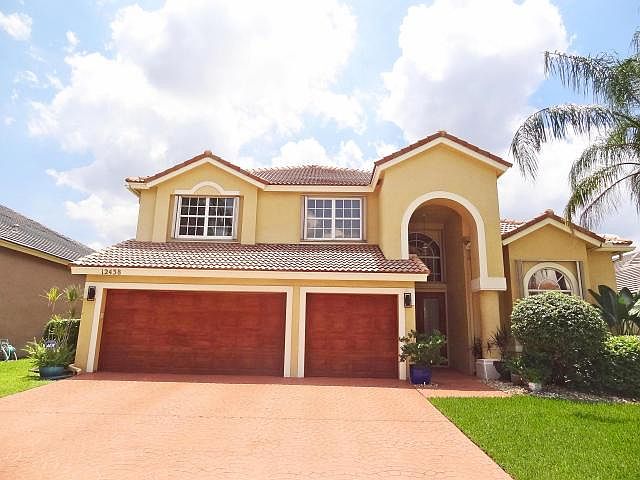 2nd image of 12438 Antille Dr #12438