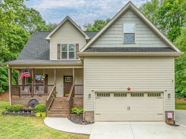 403 Palmetto Dr, Greer, SC 29651