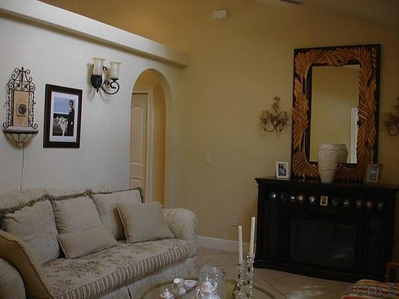 4th image of 4 Whitehall Ct