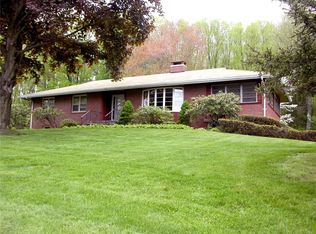 42 Sharon St, Bloomfield, CT 06002