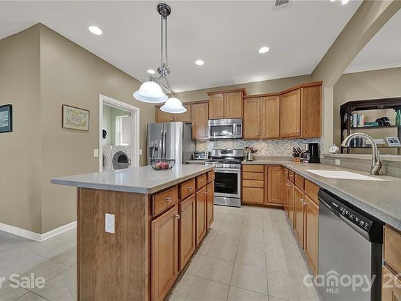5th image of 2067 Hartwell Ln