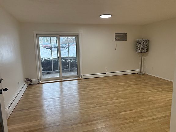 4th image of 115 Grove St APT 1