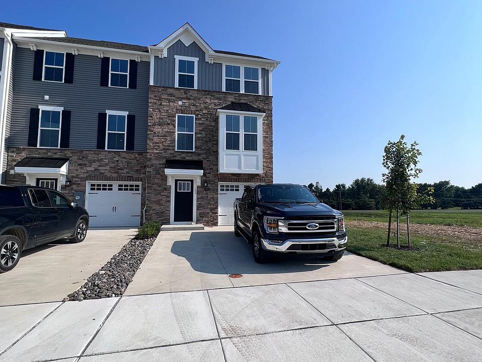 1st image of 102 Fletcher Cir #102