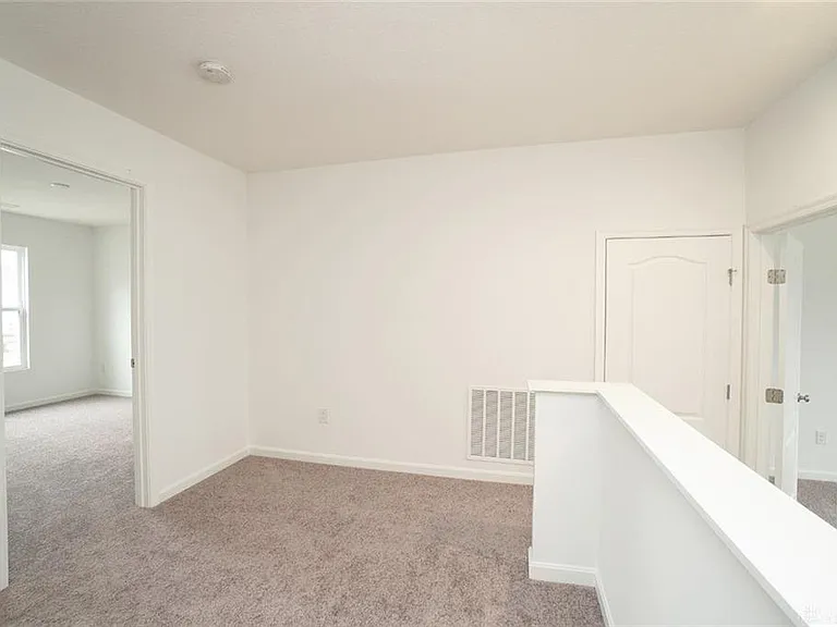 1500 Summerview Ln — Photo 17